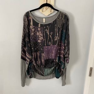 Stylish Women's Patterned Blouse - Gray and Purple EUC